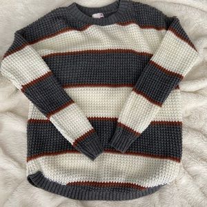Loose-stitch Crochet Sweater